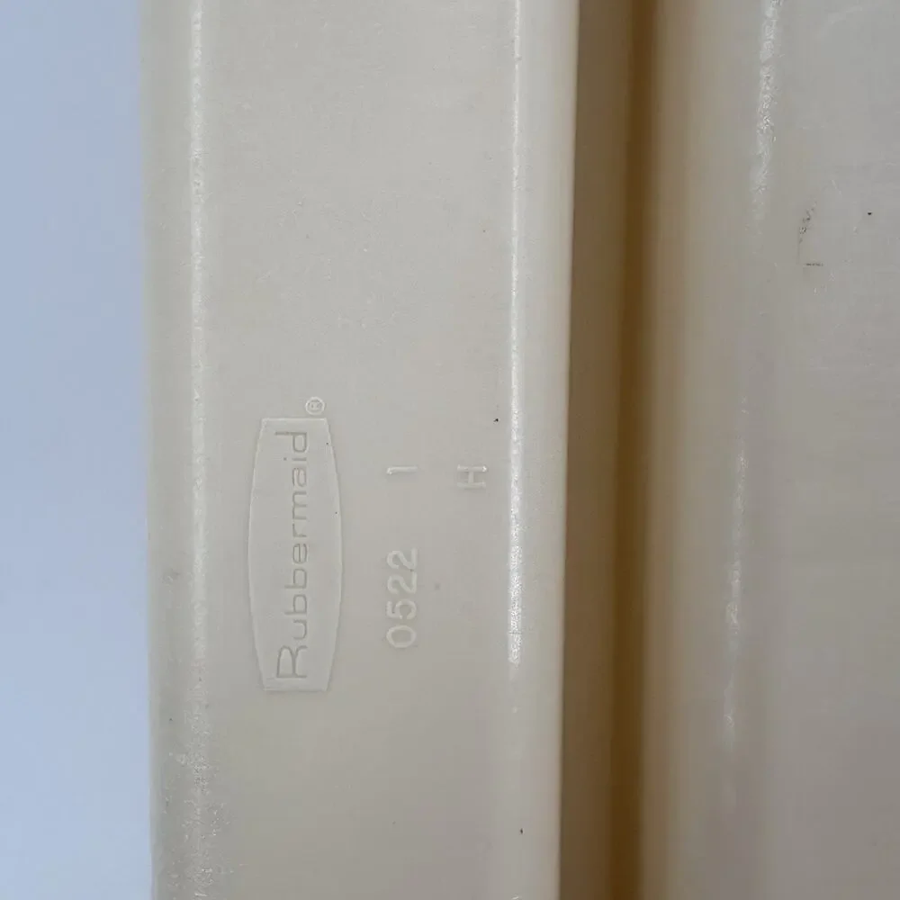 Vintage 0522 RUBBERMAID Cream/Almond Cutlery Utensil Tray 11-1/2” x 7-1/4”